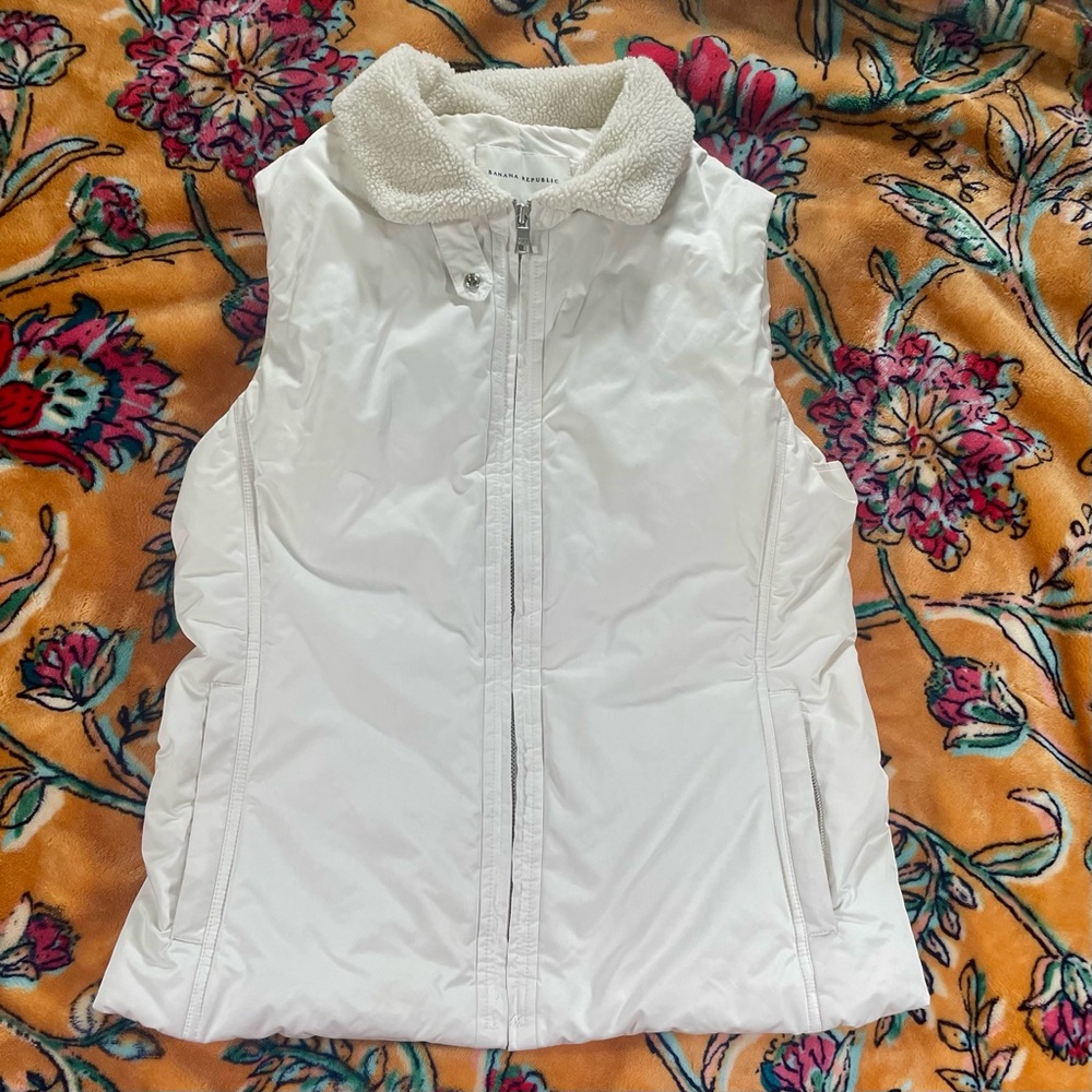 Banana Republic Off-White Vest with Sherpa Collar - Picture 1 of 8
